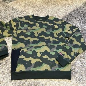 Tradition camo camouflage sweater size medium